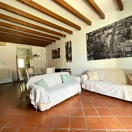 In Arnaldo Square Apartment