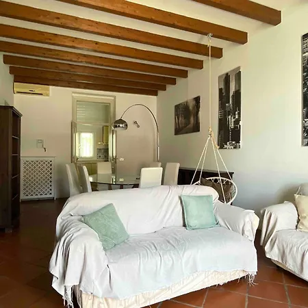 In Arnaldo Square Apartment