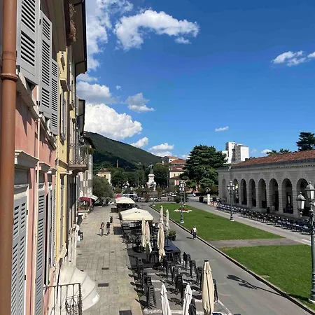 In Arnaldo Square