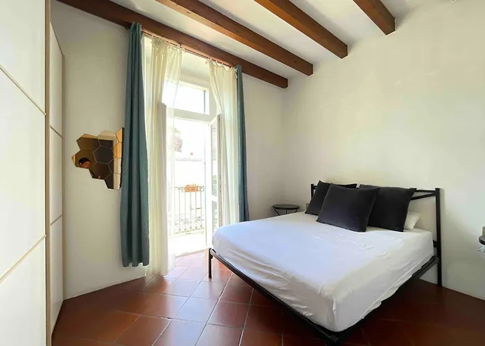 In Arnaldo Square * Brescia