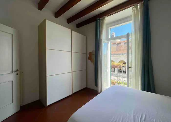 In Arnaldo Square * Brescia